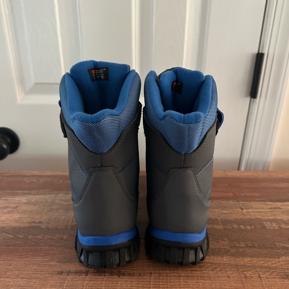 DSG Kids' Menace 100g Winter Boots Boy’s Size 4 - Picture 4 of 9